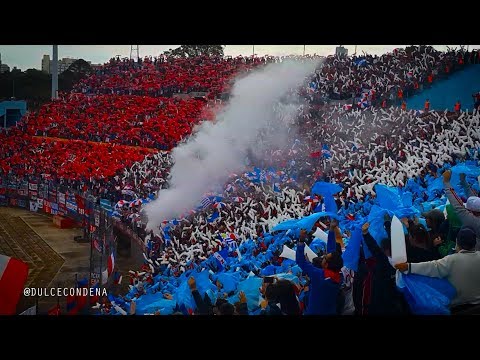 "Hinchada de Nacional / RECIBIMIENTO / Clásico Clausura 2017" Barra: La Banda del Parque • Club: Nacional