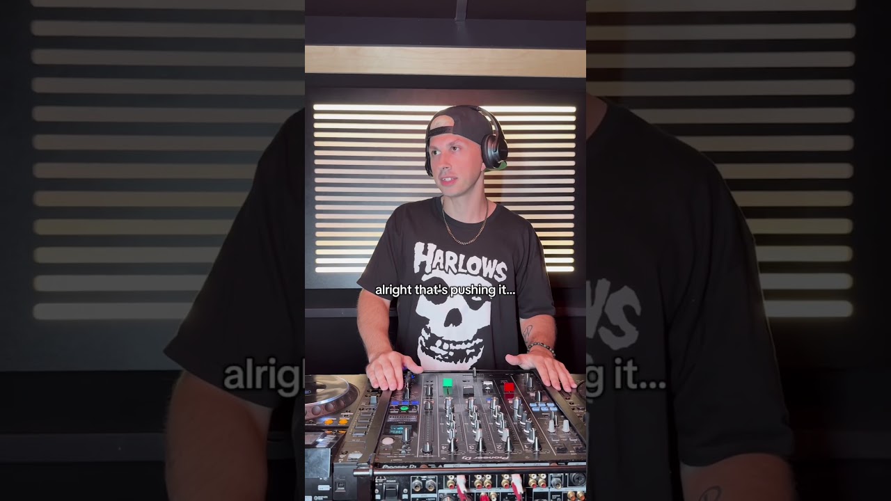 When you bring your GF into the studio and she reacts like THIS… 😭 #rap #rapper #studio #producer