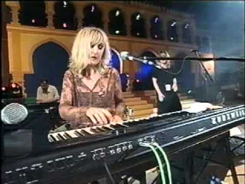 Donna Lewis - Love'im' (Live performance)