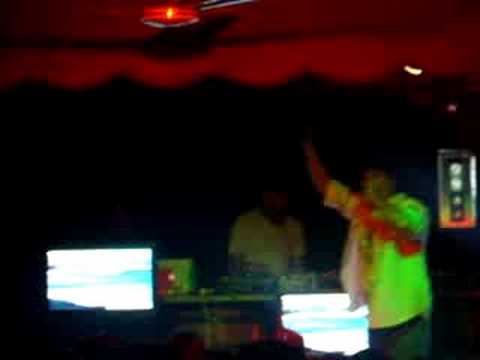 dj bitman/juan sativo"la raza" en vivo subterraneo
