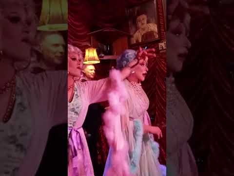 Winter Party 21uur optreden drag queen. Cafe Jan van Cep 30-12-2022 in Amstenrade.