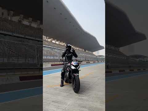 I’d give him a pass #streettriple #biker #traditonal #trackday