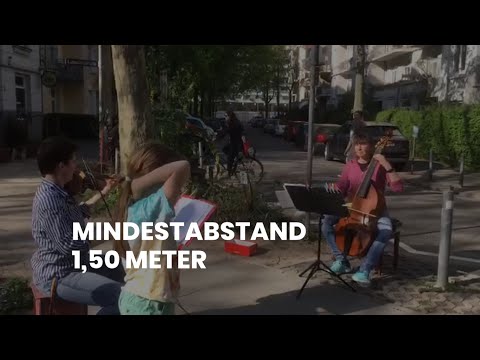 Schirokko lebt noch... / Hamburg 24. April 2020 / Mindestabstand 1,50 Meter