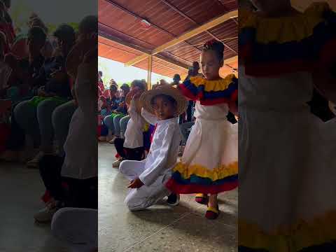 💨🫂❤️GOBERNADOR REYES REYES ENTREGA CILINDROS DE GAS Y KITS DEPORTIVOS EN EL MUNICIPIO MORÁN