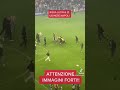 Udinese-Napoli scontro tra tifosi in campo