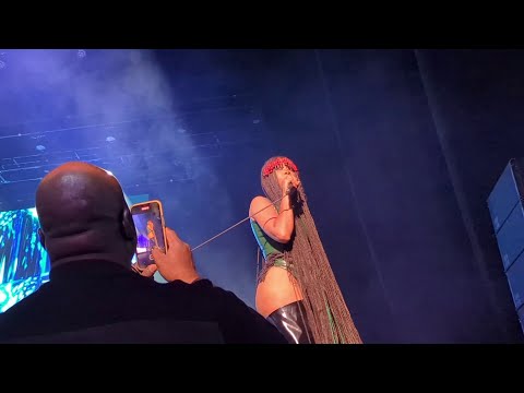 ERYKAH BADU REVEALS BODYSUIT & MEN GO WILD @ Thanksgiving Weekend R&B Fest 2023