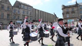 preview picture of video 'Johnstone Pipe Band Paisley, Scotland'