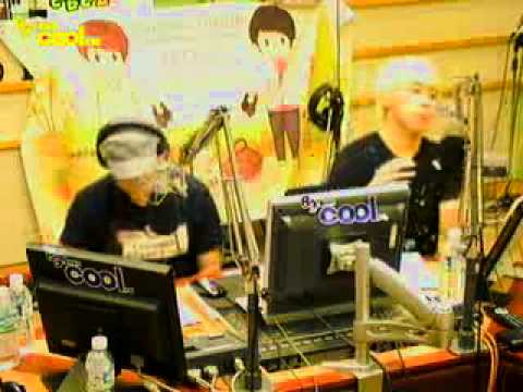 120627 Sungmin playing with mic