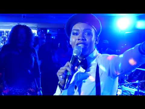 Live Ancy Kiamuangana Club Esplanade Concert