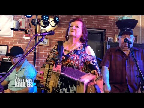 Les Bons Temps Rouler Sheryl Cormier & Cajun Sounds   THE BOTTLE