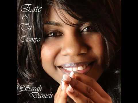 SARAH DANIELS - EN PIE DE GUERRA