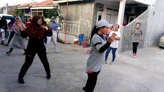 Download lagu Goyang anjing kacili..tetew.. mp3