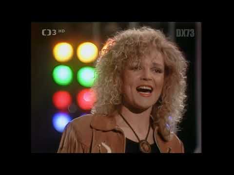 Věra Martinová - Zítra další vlaky pojedou