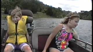 preview picture of video 'Arkansas Boat Ride'