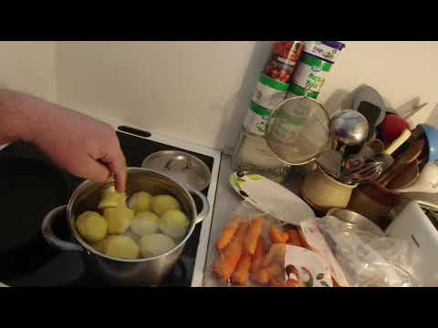 MongoTV_4581 - Mongo Madskole - Del 2 - Svinekoteletter Med Kartofler og Brun Sovs