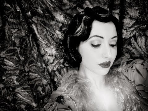 1920s Finger Wave Hair Tutorial. Authentic vintage style.