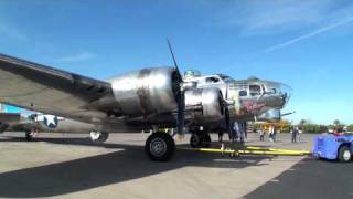 preview picture of video 'B-17 Bomber Sentimental Journey'