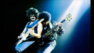 Thin Lizzy - Fanatical Fascists (Demo With Gary Moore)