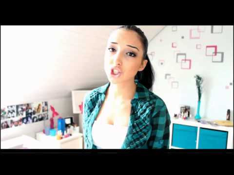 Funda Demirezen  -Tuttu Fırlattı Kalbimi (Cover)