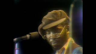 Curtis Mayfield -  Freddie&#39;s Dead 1972 (in concert)