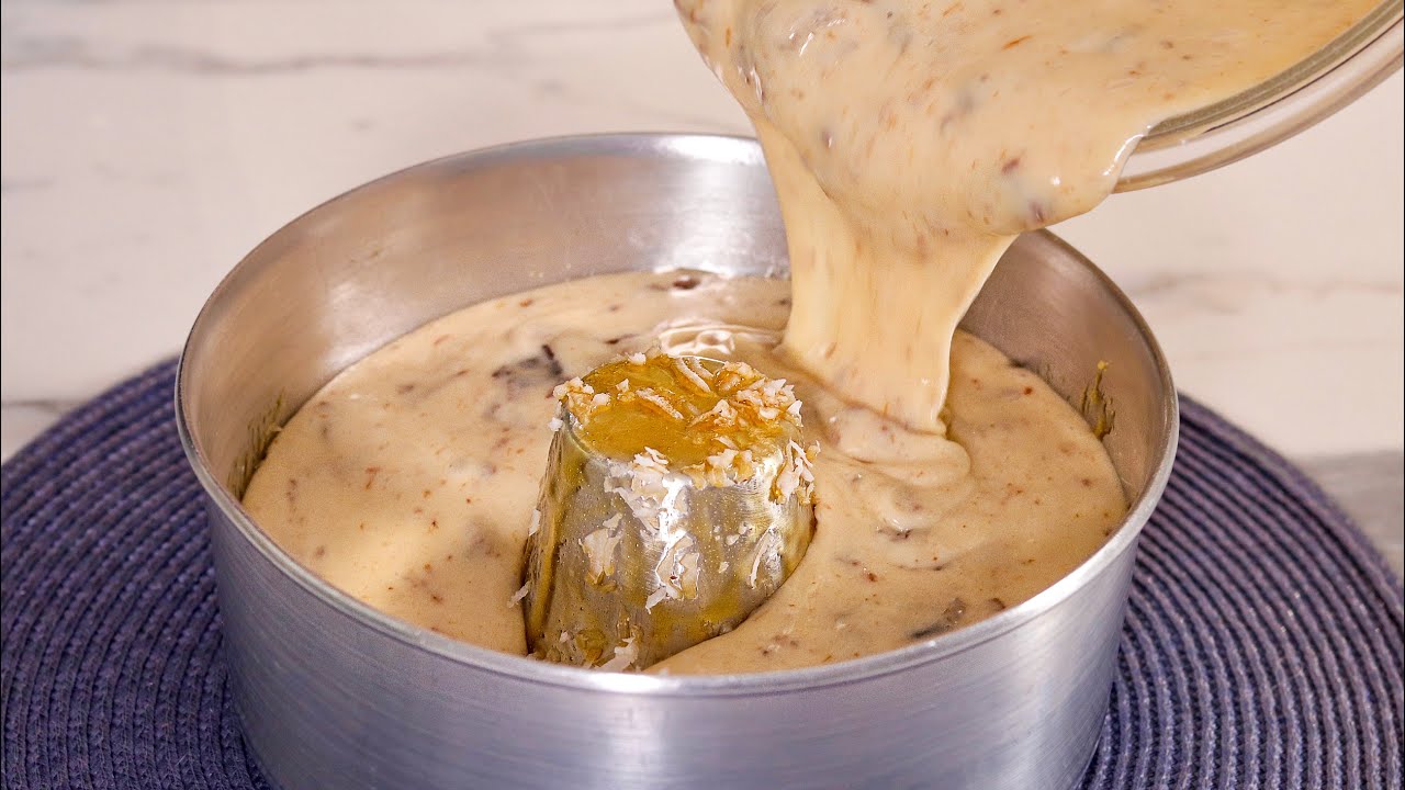 Impossible to eat just 1 piece! Simple cake with special dough, already comes out of the oven wit...