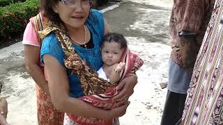 Download lagu Adat iban 'nganjung anak mandi sungai' Nanga Ibau Kapit Sarawak. mp3