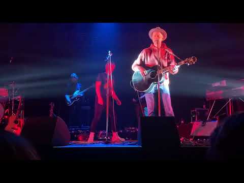 Jakob Hellman och Per Persson, Tusen dagar härifrån