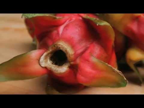 How to eat a Dragon Fruit