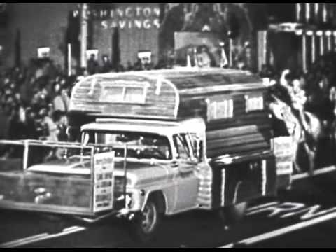 download lagu mp3 mp4 Hollywood Christmas Parade Location, download lagu Hollywood Christmas Parade Location gratis, unduh video klip Hollywood Christmas Parade Location