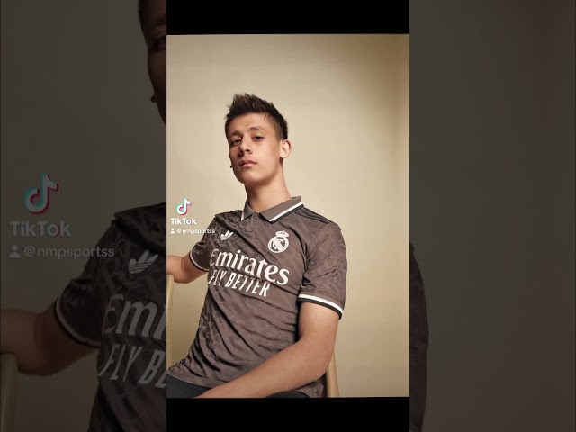 Vídeo relacionado con ADIDAS - REAL TR PNT para: HOMBRE color: TENABL/NARTRI/AZUBRI talla: S