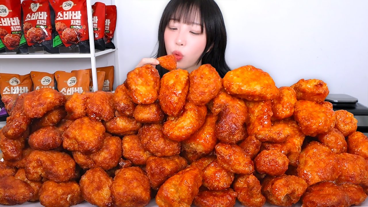 치킨 좋아하시는분들 안보시면 후회할수도..🥺 치킨 100조각 다먹으면 반값 이벤트?! 도전 먹방🔥🔥