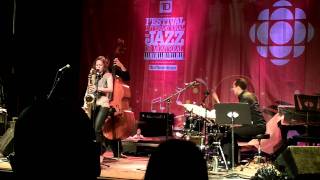 JazzFest2011: Sophie Alour - Elegant Sax