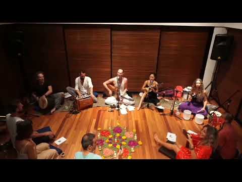 Domingo Kirtan em Sayuri Healing Food - Com Vasudev