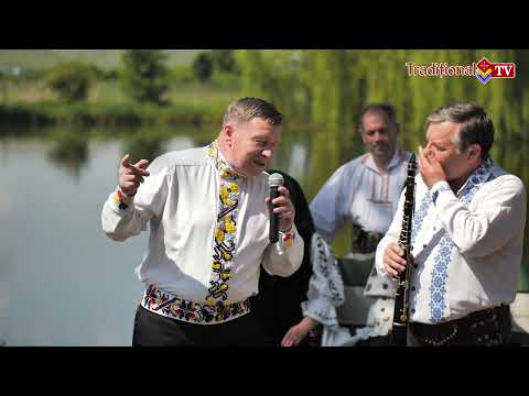 Aurel Tamas - Mărg pă drum si mă gândesc