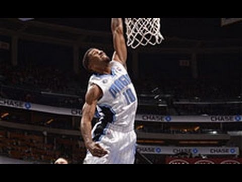 Ronnie Price Throws Down the Tomahawk Jam!