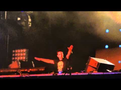 Laidback Luke - Show Me How & Song 2 vs. Chop Suey @ EDC Las Vegas (Day 3)