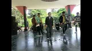 the DRG band Menjaga cinta
