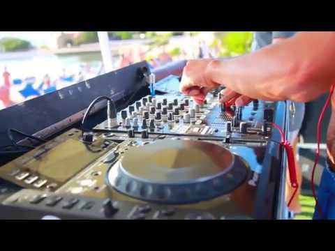 Nicola Veneziani @ Beach Party  (Costa Smeralda, Sardegna)