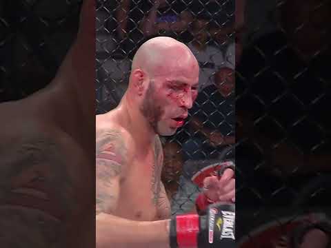 What a HEAD KICK! Douglas Lima Vs Ben Saunders #shorts #bellator296