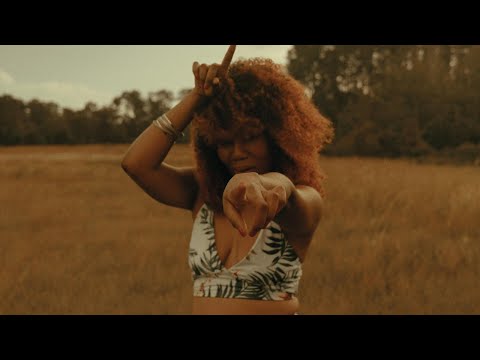 Clare Nyakujara- Tsvarakadenga(Official Music Video)