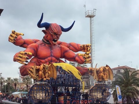 Carnevale di Viareggio 2016: prima sfilata dei carri