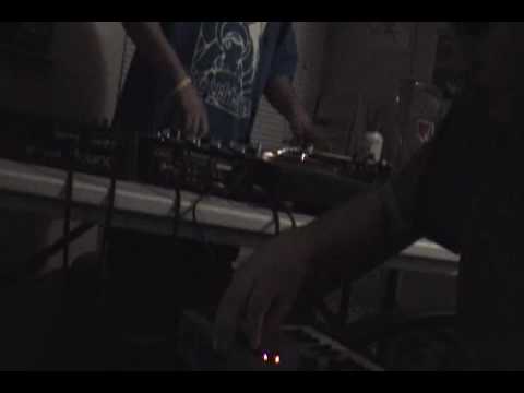 Roach the DJ & Nekron916 - Effortlessly