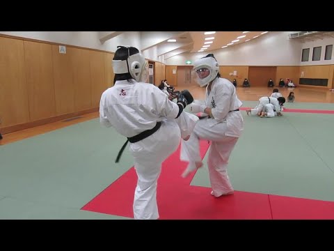 女性総合格闘技 スパーリング