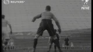 FRANCE / FOOTBALL: British army wins football tournament against French army (1928)