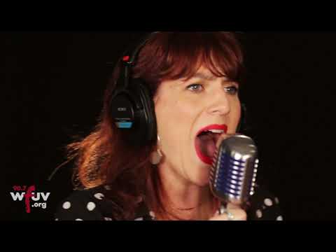 
    Thunderpussy - Gentle Frame (Live at WFUV)
  