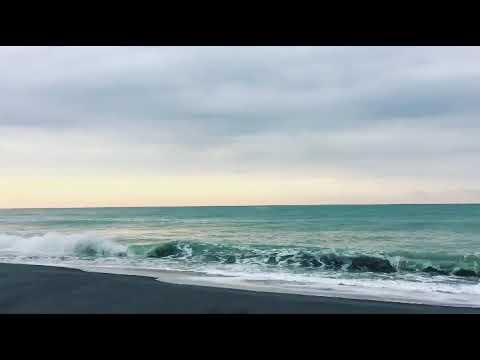 منظر رائع جدا.. وصوت الأمواج الهادئة على الشاطئ في إندونيسيا