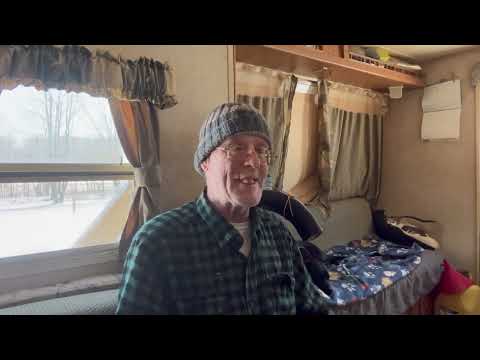 7° Outside… Warm Inside: Real Winter Life in a  Small Camper