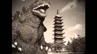 Las Ultrasonicas - Godzilla
