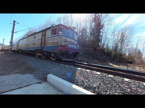 EA 540-7 cu trenul IR1541 pe viaductul Caracau