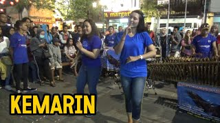 Download lagu SEVENTEEN -- KEMARIN -- VERSI PENGAMEN ANGKLUNG RAJAWALI MALIOBORO mp3
